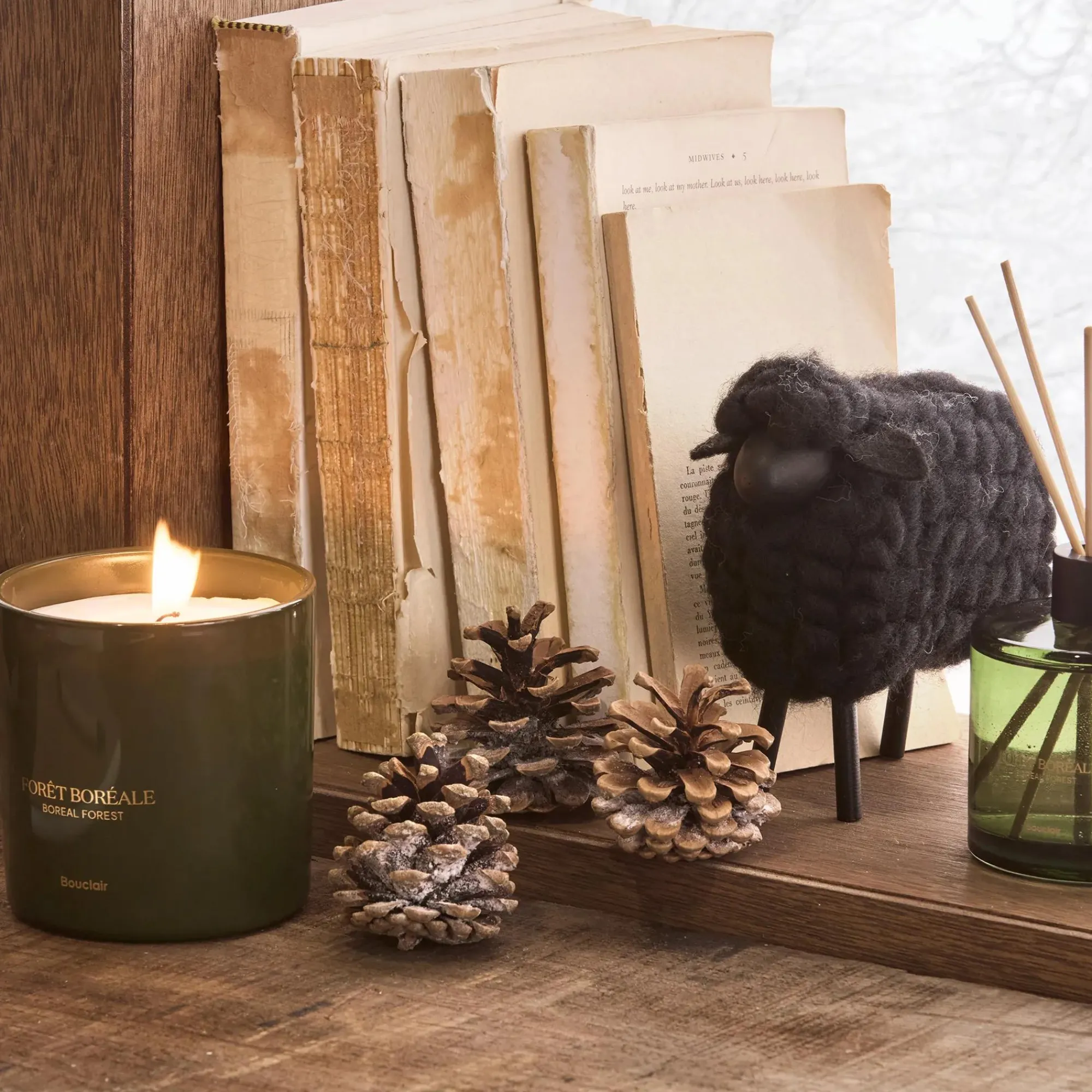 Online Bouclair Boreal Forest Candle