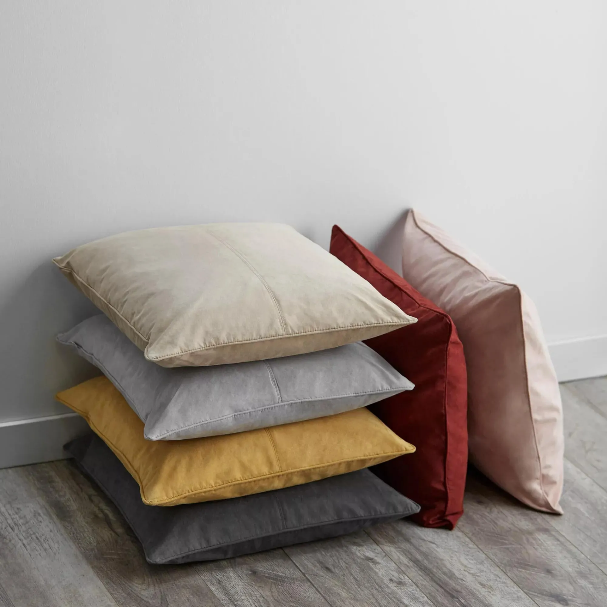 Outlet Bouclair Charcoal Clifford Decorative Pillow