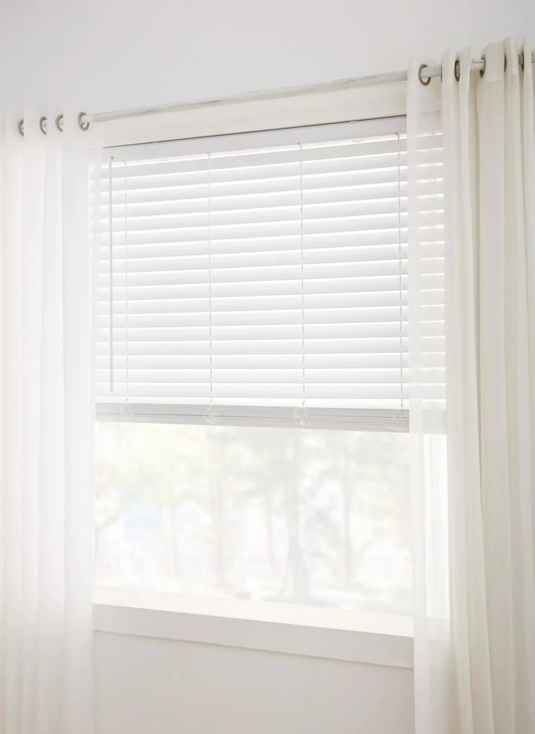 Outlet Bouclair Cordless Faux Wood Blinds - Easy Lift & Tilt