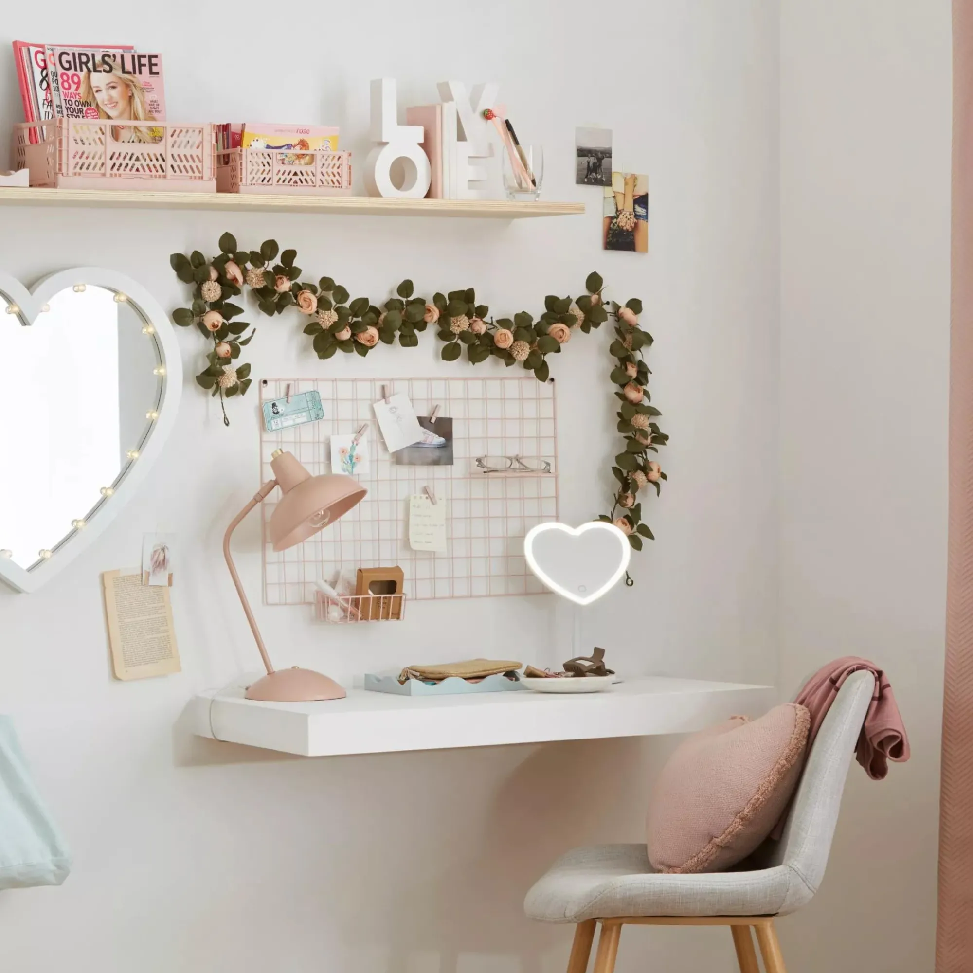 Best Bouclair LED Heart-Shaped Table Mirror