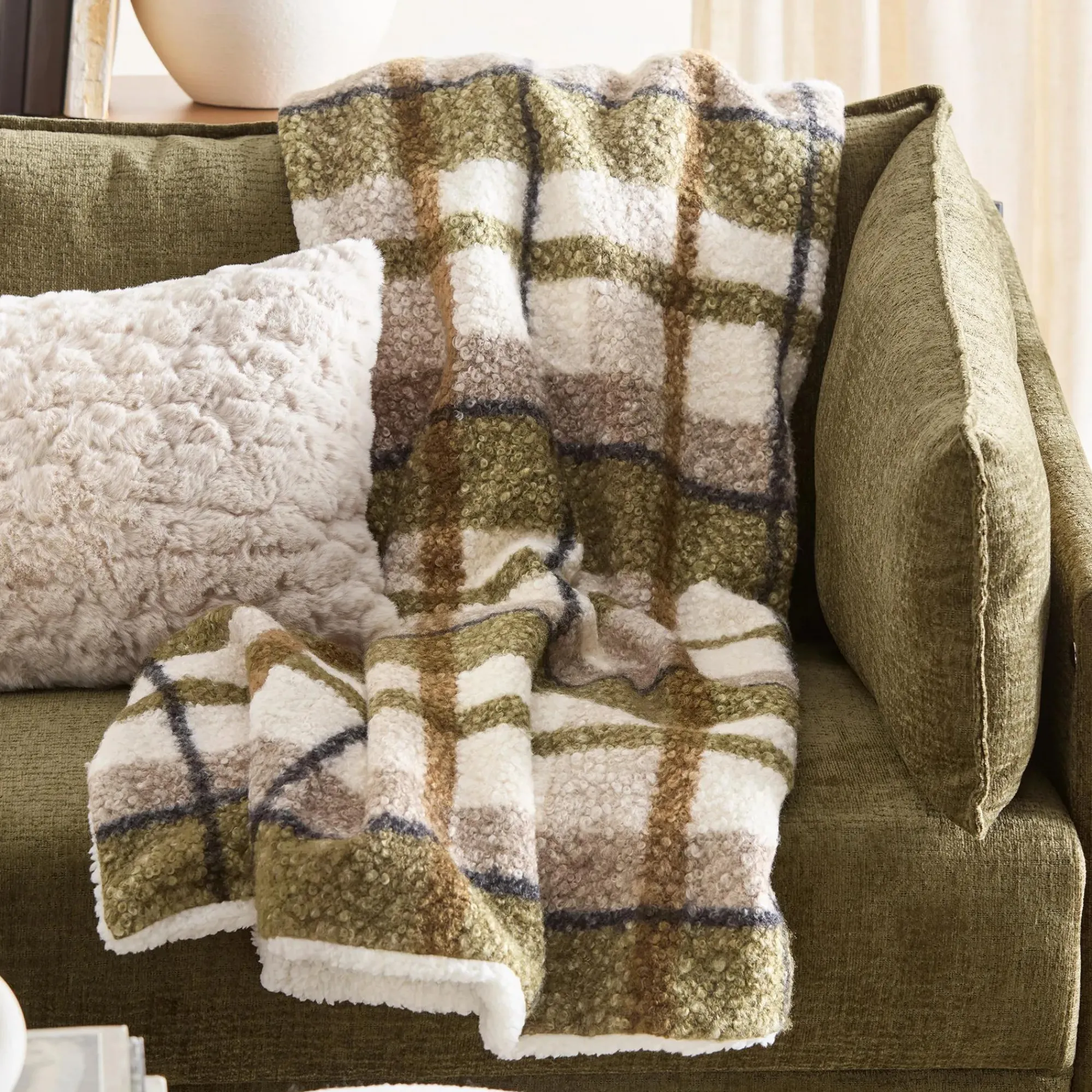 Clearance Bouclair Ramsay Plaid Throw