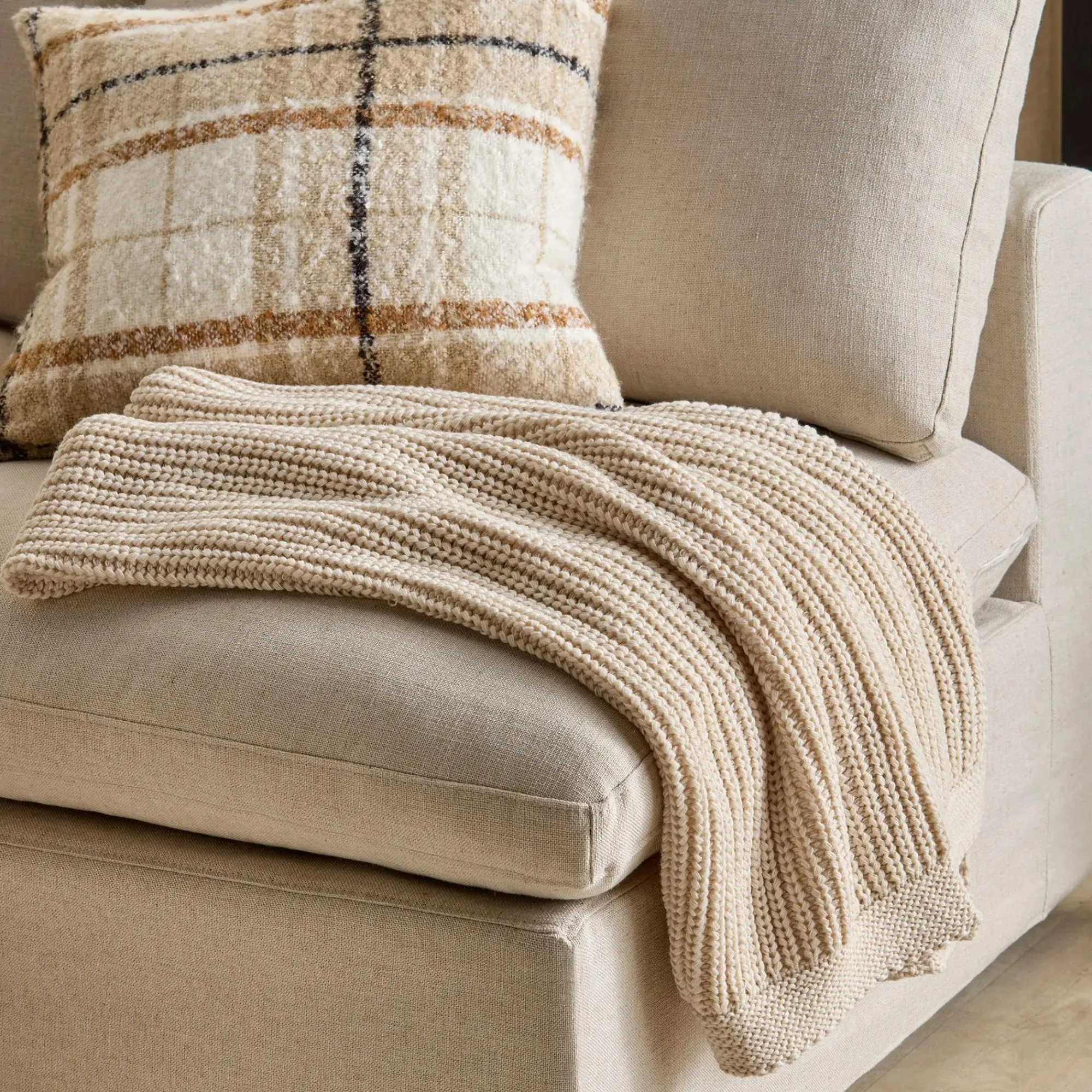 Online Bouclair Taupe Ribba Throw