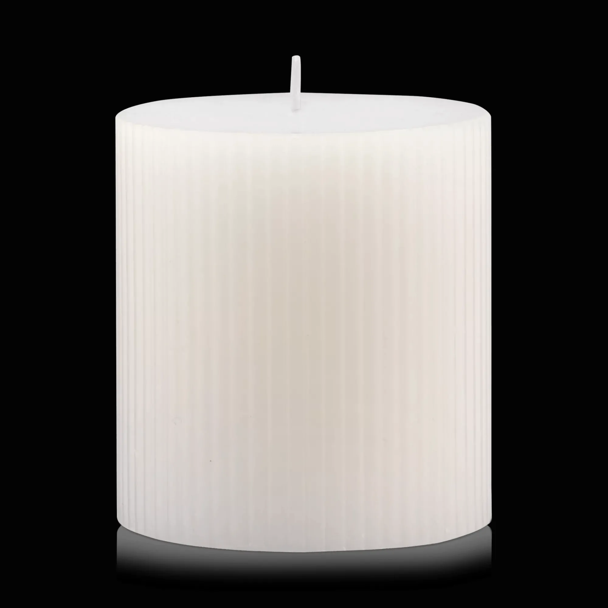 Sale Bouclair White Short Ribbed Candle